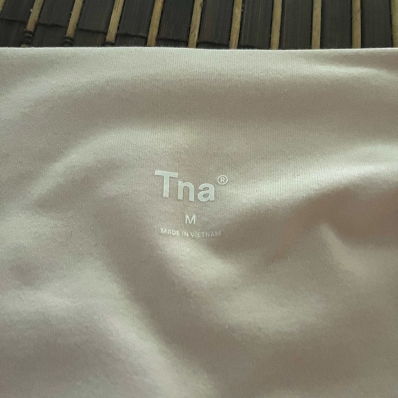 NWOT TNA Butter Leggings Crystal Pink Size M - Picture 11 of 11